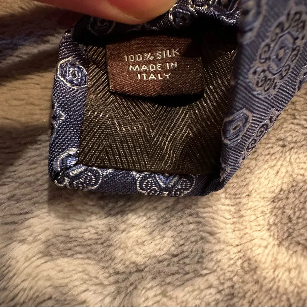 Joseph Abboud 100% Silk Printed Navy Tie Made in Italy